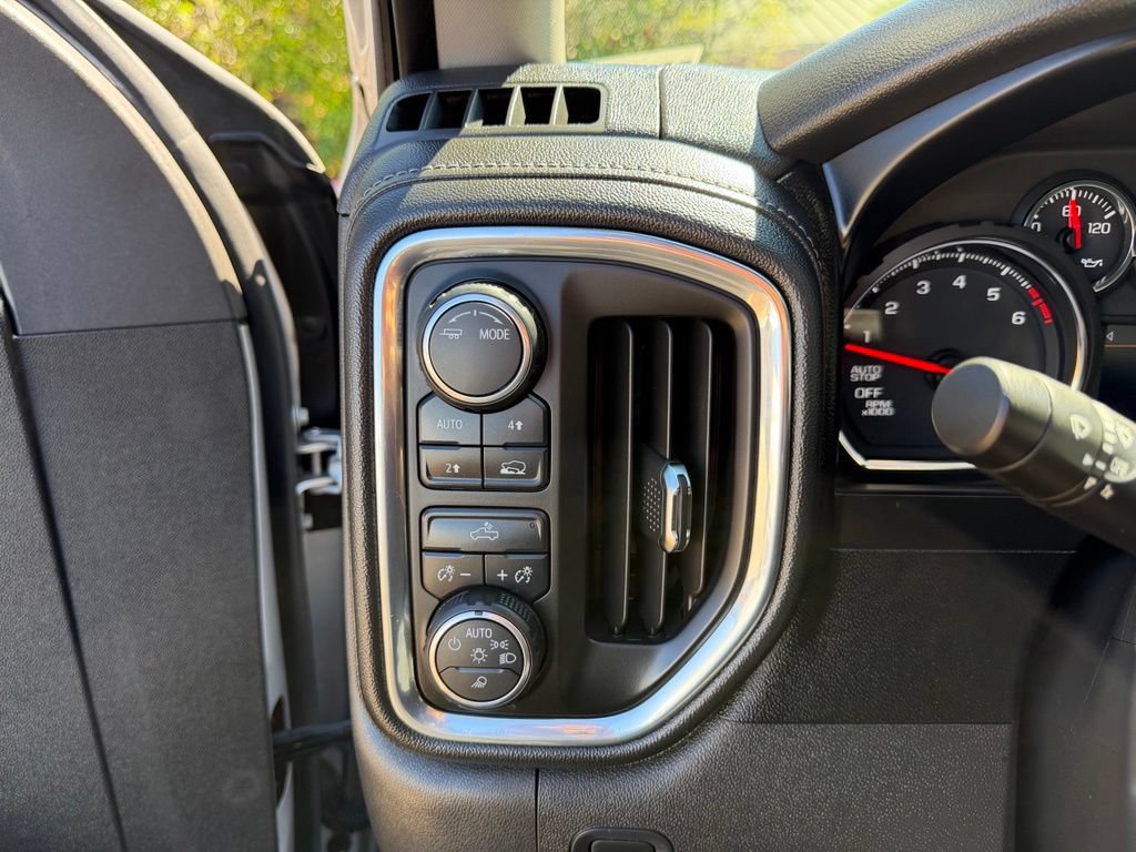 Used 2020 Chevrolet Silverado 1500 LT w/ All-Star Edition AWD/4WD image 17