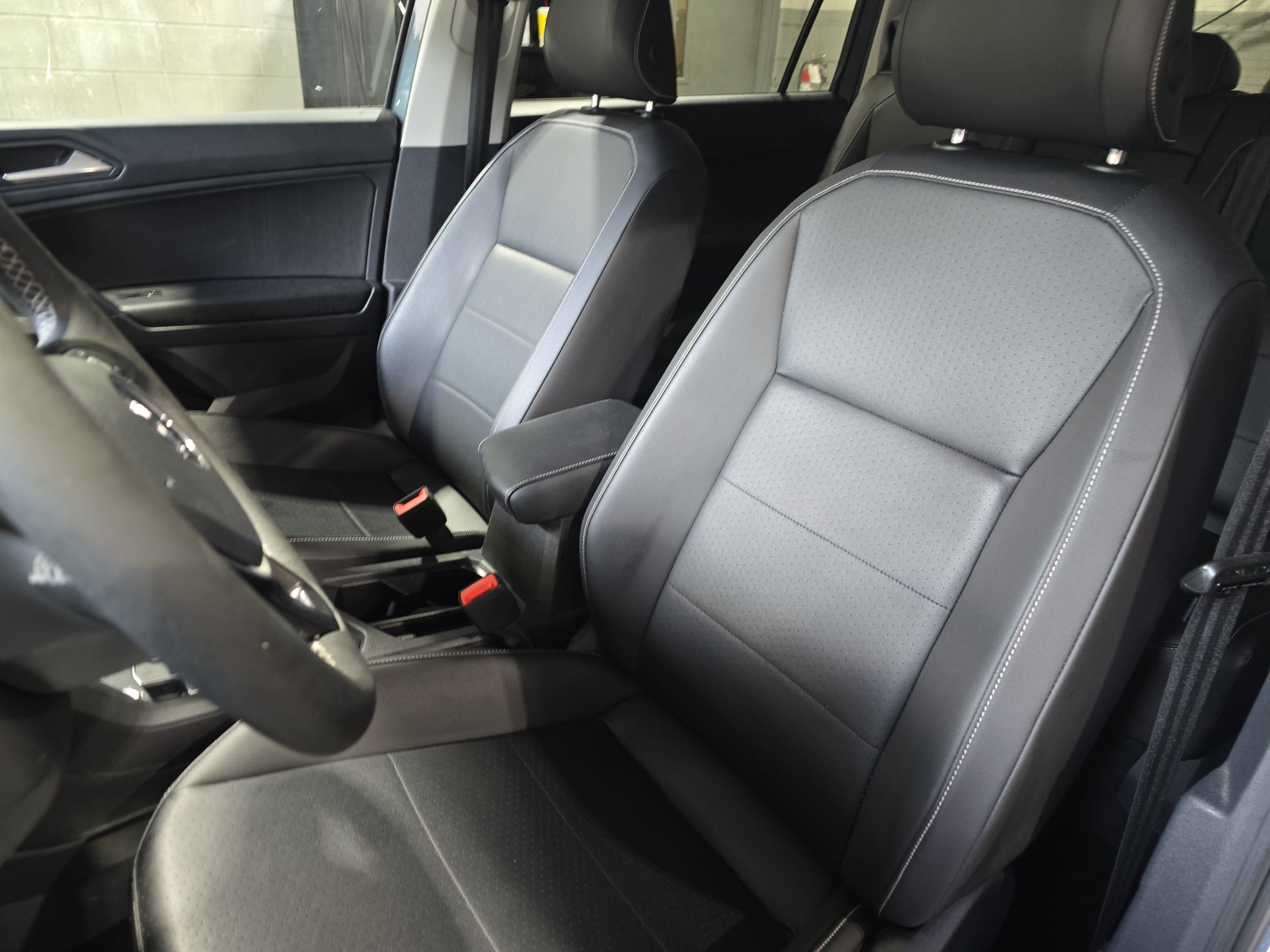 Used 2021 Volkswagen Tiguan SE FWD image 15