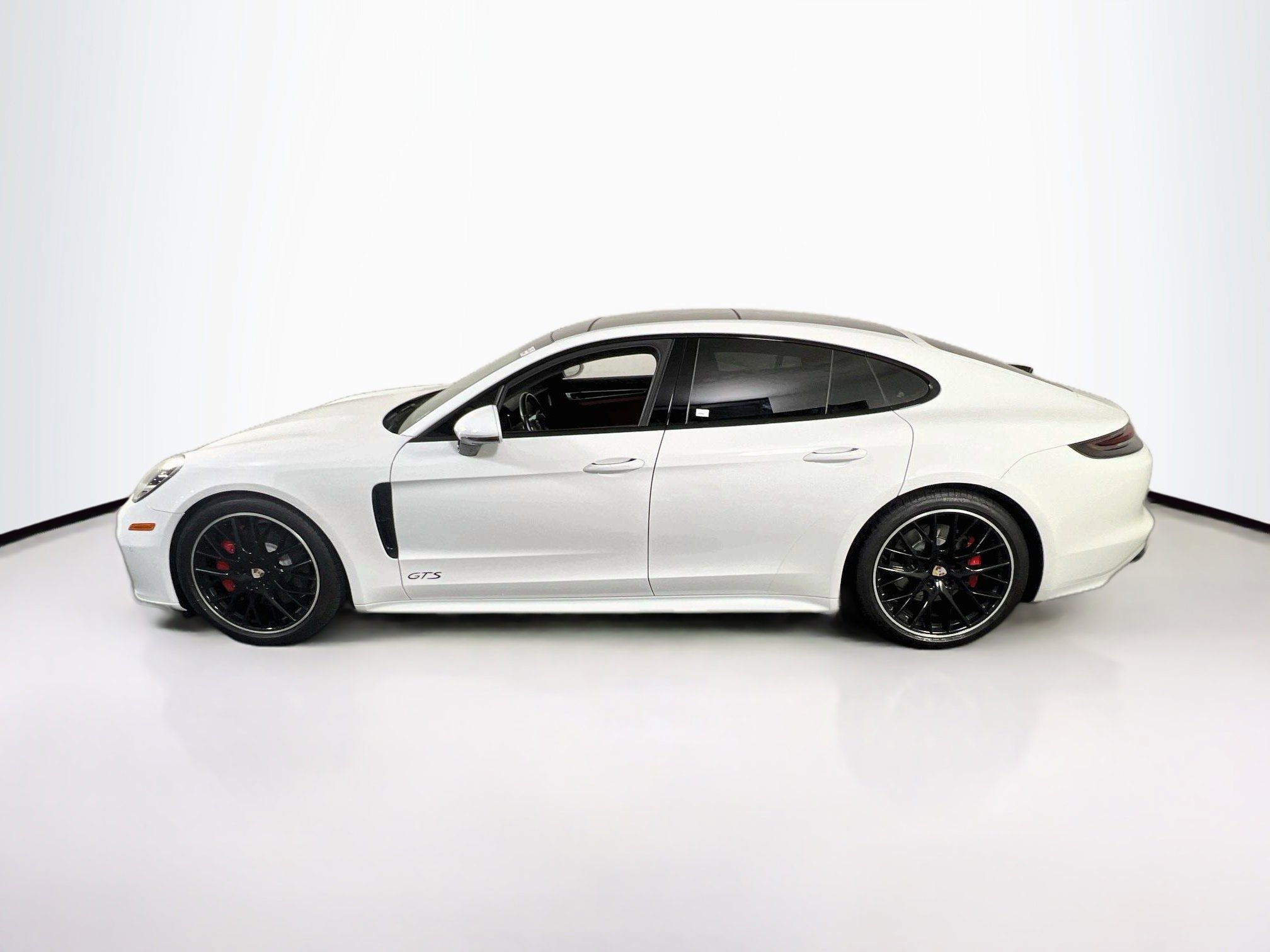 Used 2020 Porsche Panamera GTS image 8