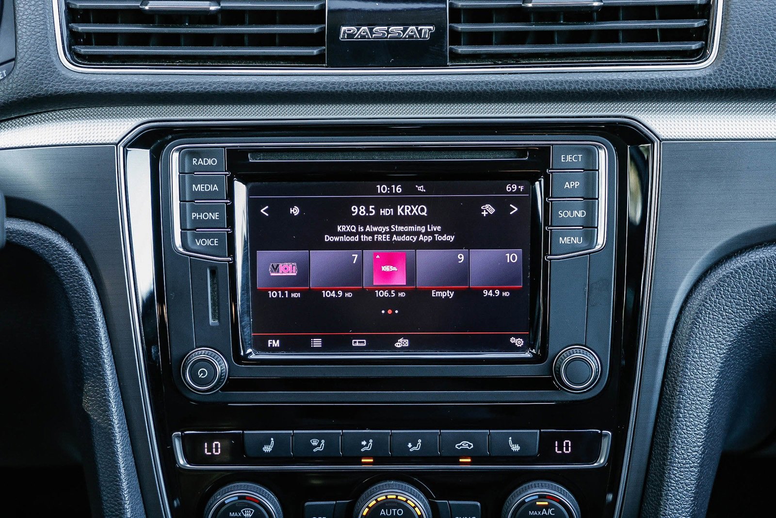 Used 2018 Volkswagen Passat 2.0T R-Line image 12