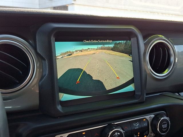 Used 2023 Jeep Wrangler Sahara w/ Cold Weather Group image 20