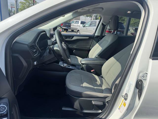 Used 2022 Ford Escape SE image 6