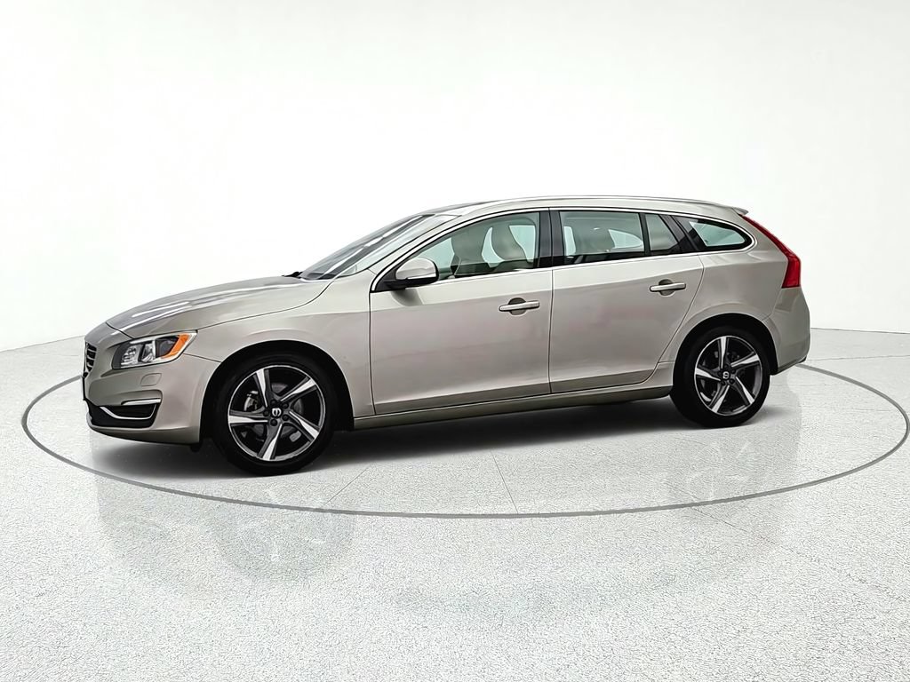 Used 2016 Volvo V60 T5 Platinum w/ Climate Package FWD image 4