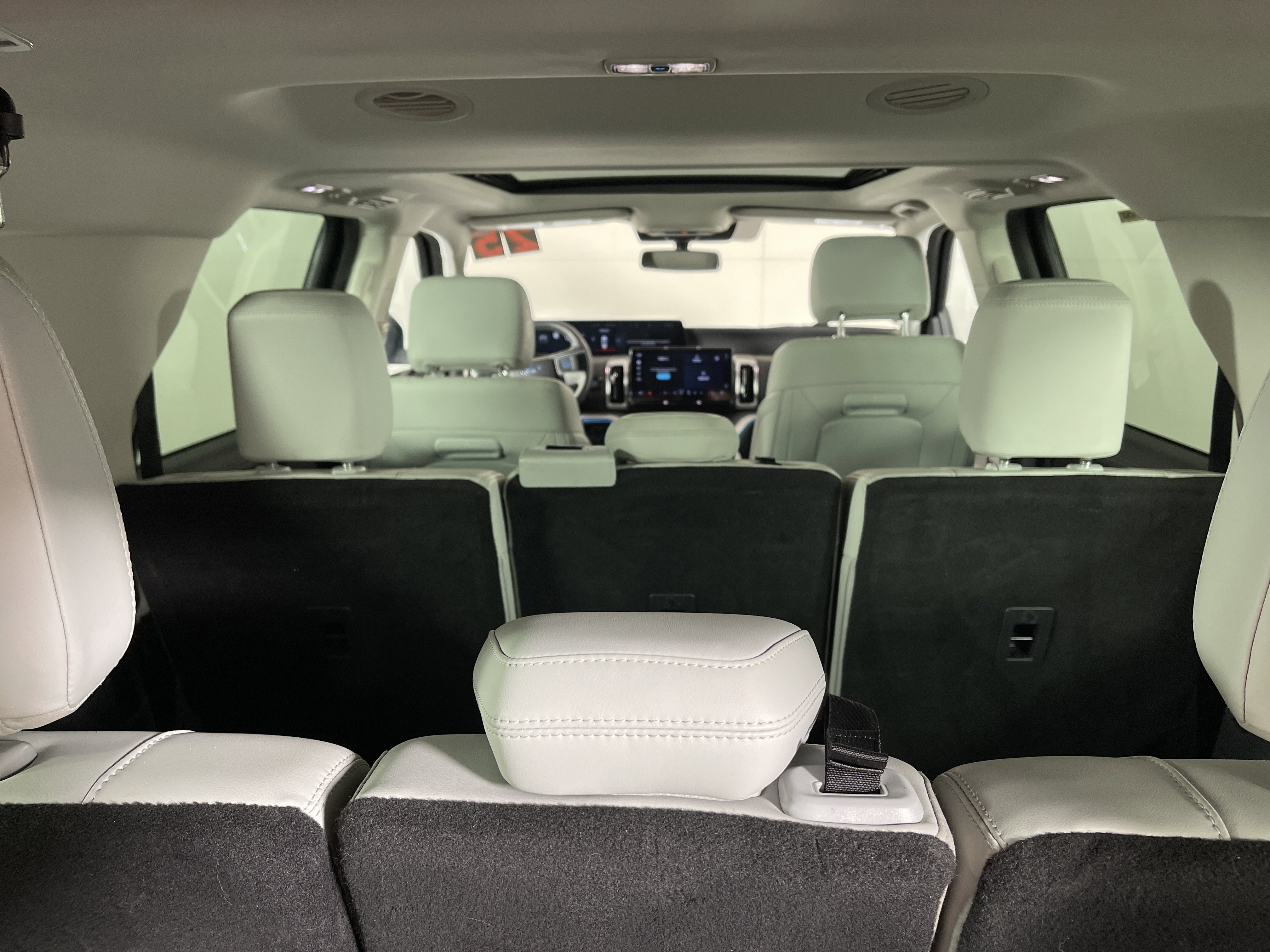 Used 2025 Ford Expedition Max Platinum image 17