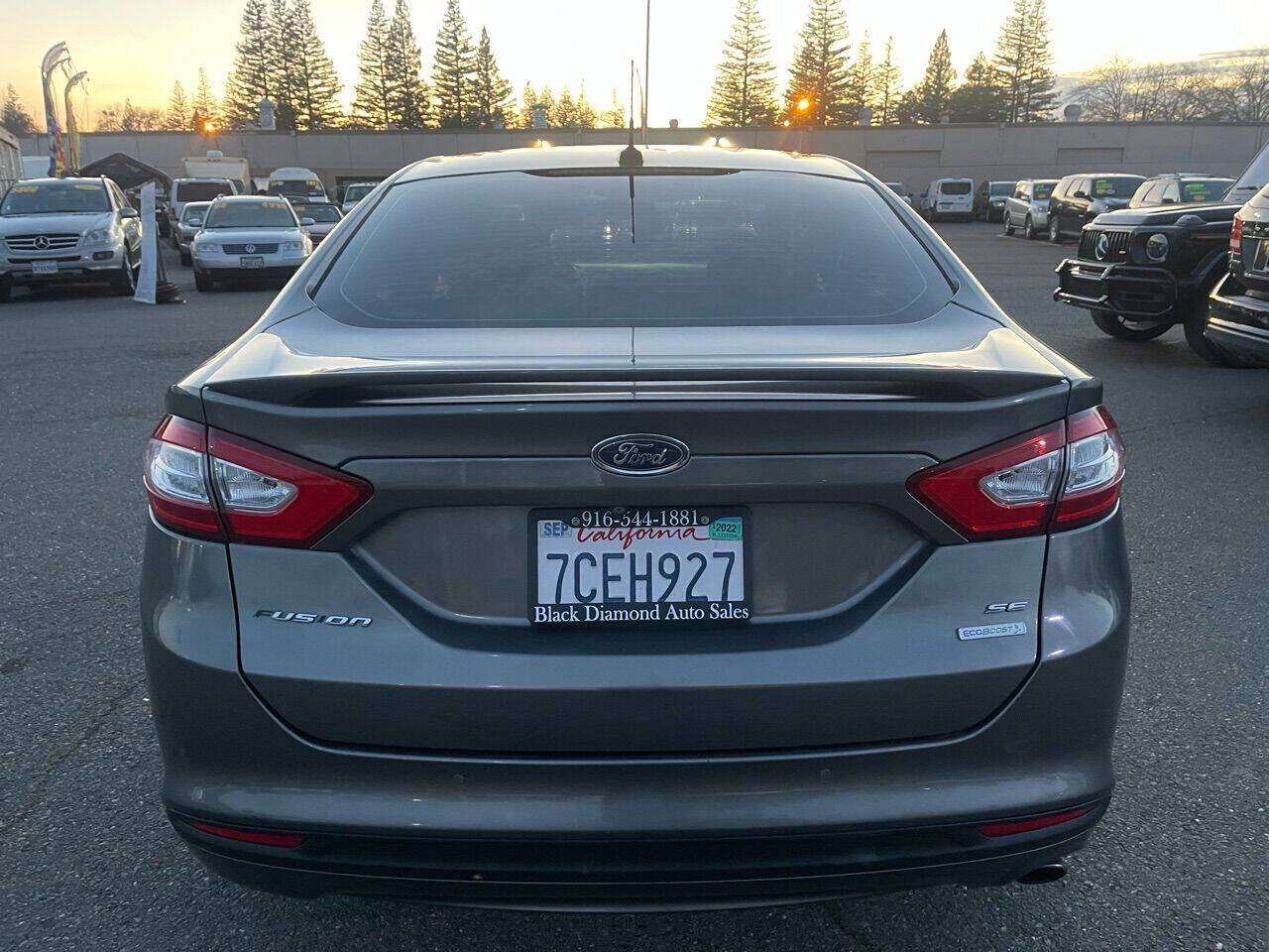Used 2014 Ford Fusion SE FWD image 5