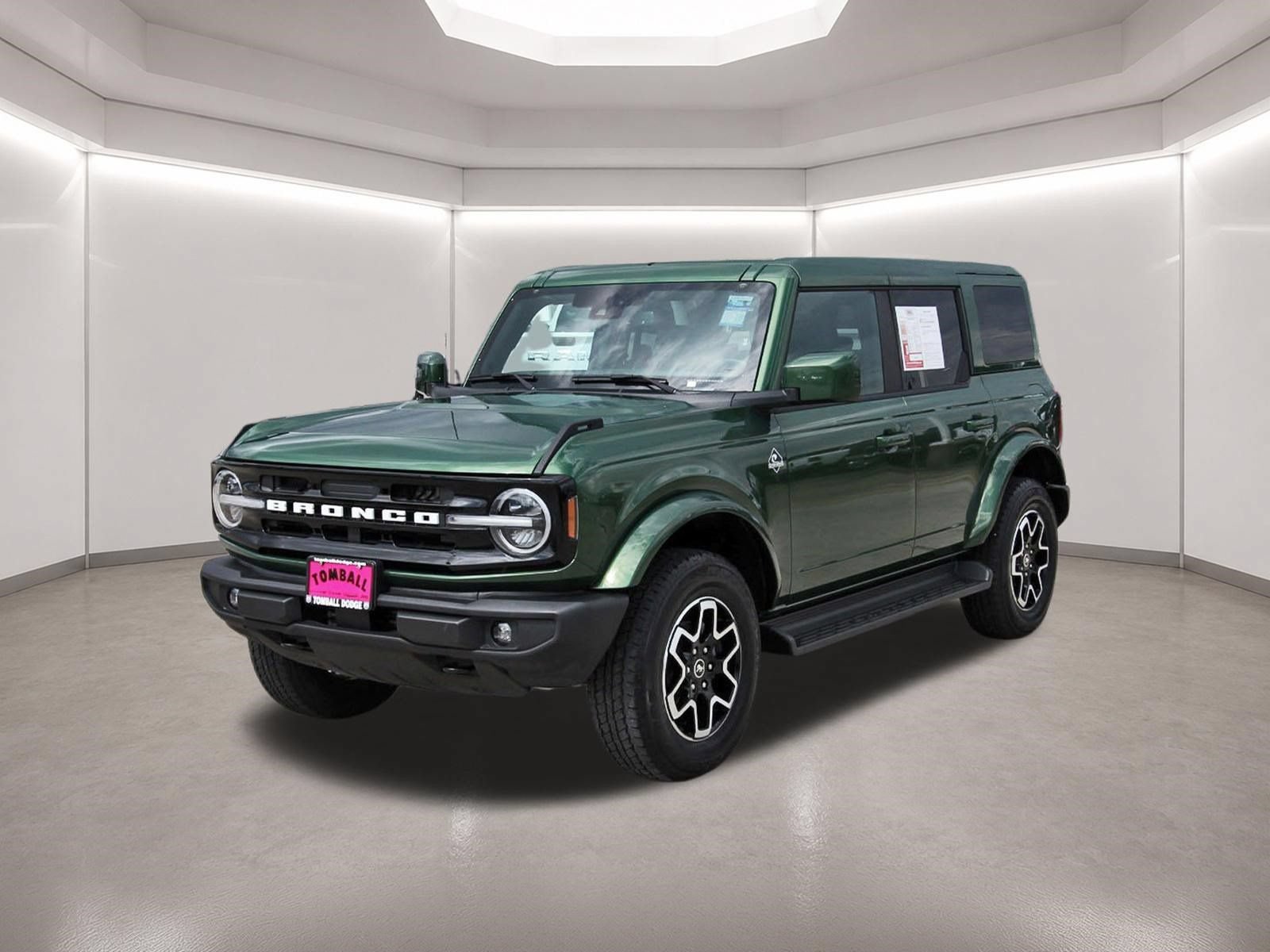 Used 2025 Ford Bronco Outer Banks AWD/4WD image 3