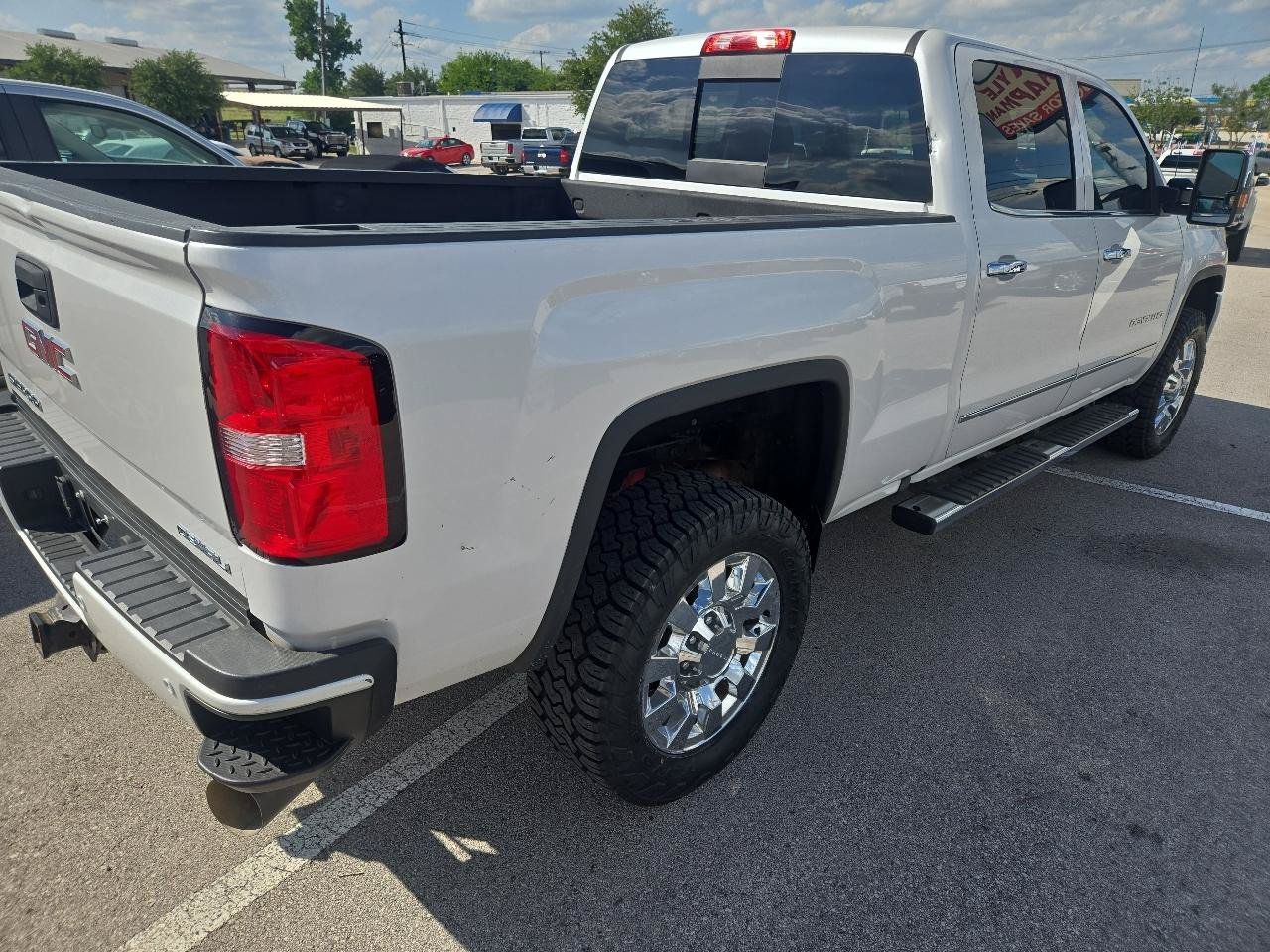 Used 2018 GMC Sierra 2500 Denali w/ Duramax Plus Package AWD/4WD image 4
