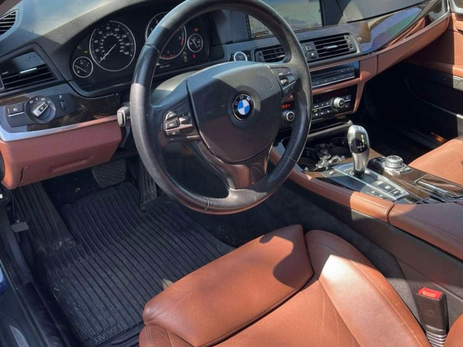 Used 2011 BMW 550i xDrive Sedan AWD/4WD image 5