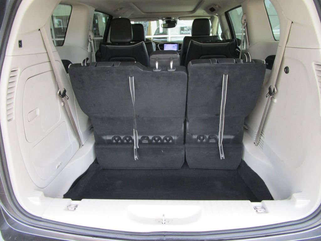 Used 2022 Chrysler Pacifica Limited image 12