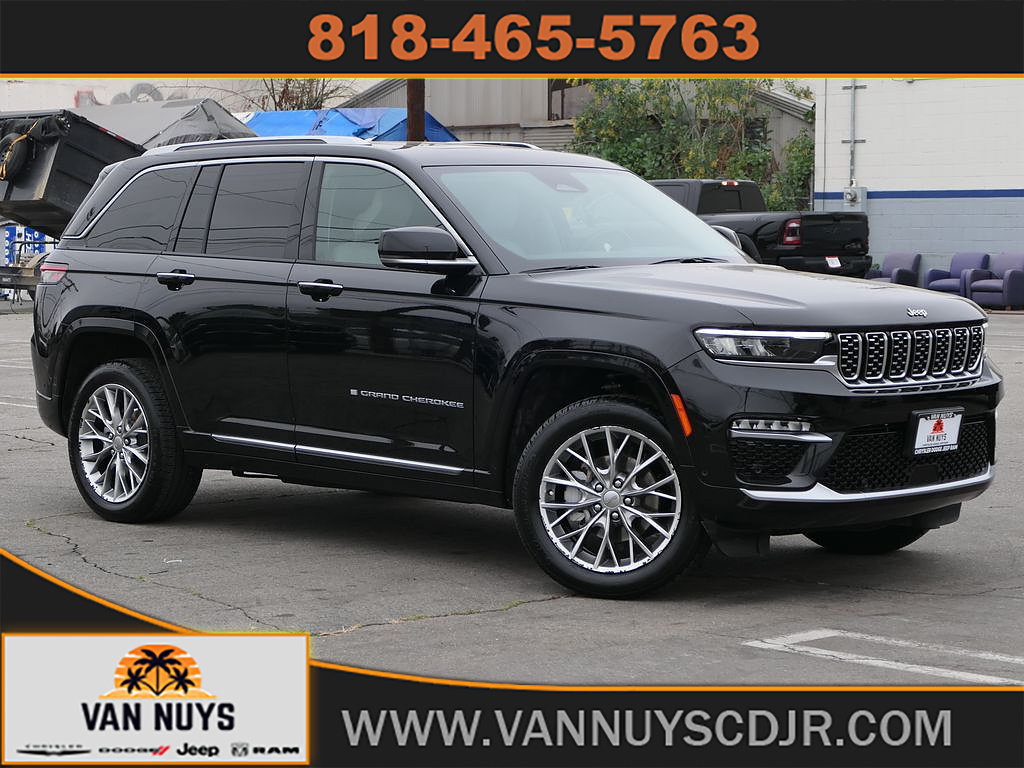 Used 2023 Jeep Grand Cherokee Summit w/ Luxury Tech Group V AWD/4WD image 1