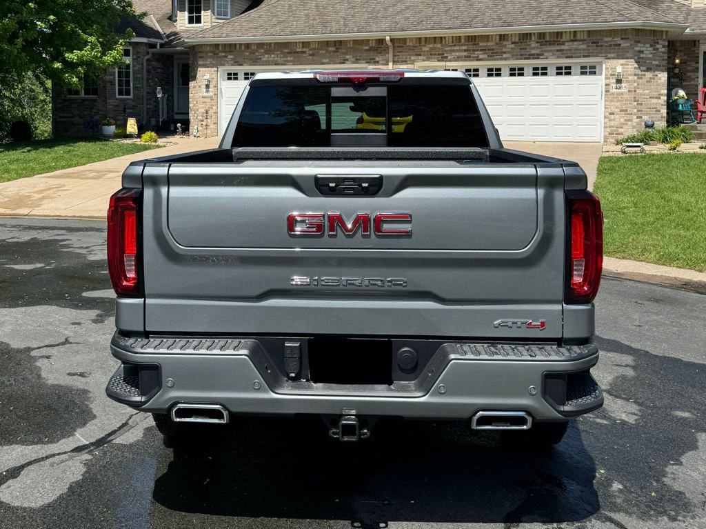 Used 2024 GMC Sierra 1500 AT4 w/ Technology Package image 6