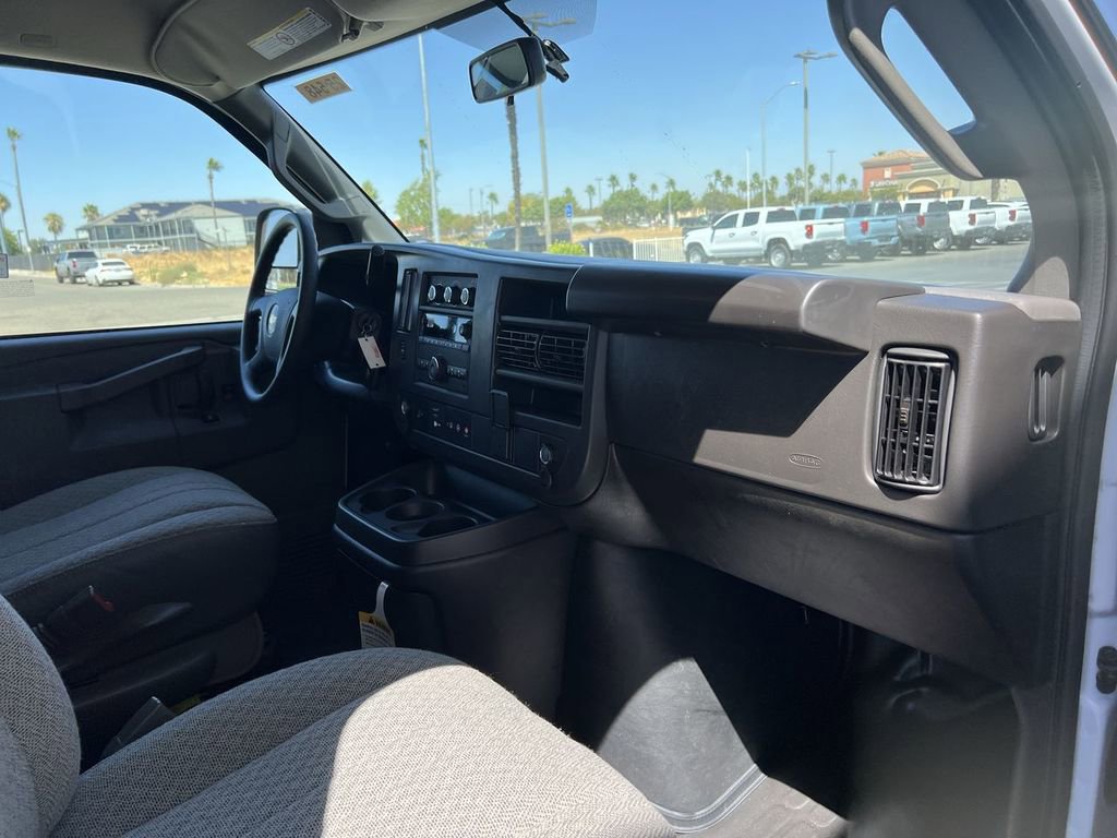 New 2025 Chevrolet Express 2500 w/ Driver Convenience Package image 27