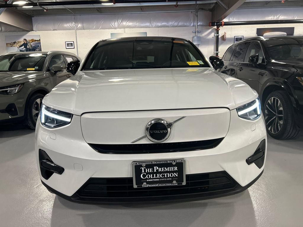 Certified 2023 Volvo C40 Recharge Core w/ Climate Package image 6