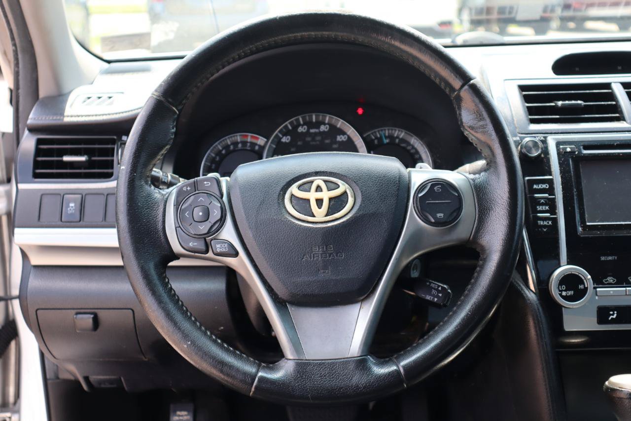 Used 2012 Toyota Camry SE FWD image 14