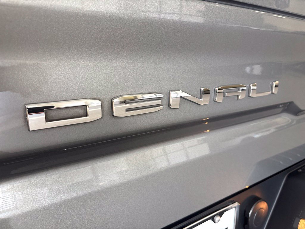 Used 2023 GMC Sierra 1500 Denali w/ Technology Package AWD/4WD image 10