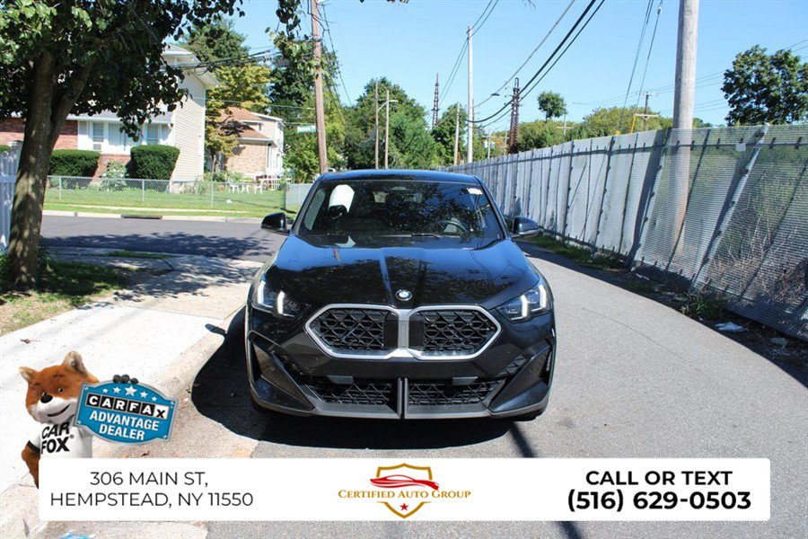 Used 2025 BMW X2 xDrive28i AWD/4WD image 2
