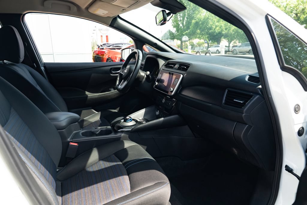 Used 2025 Nissan Leaf SV Plus FWD image 27