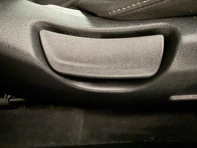 Used 2023 Hyundai Elantra SEL w/ Convenience Package image 32