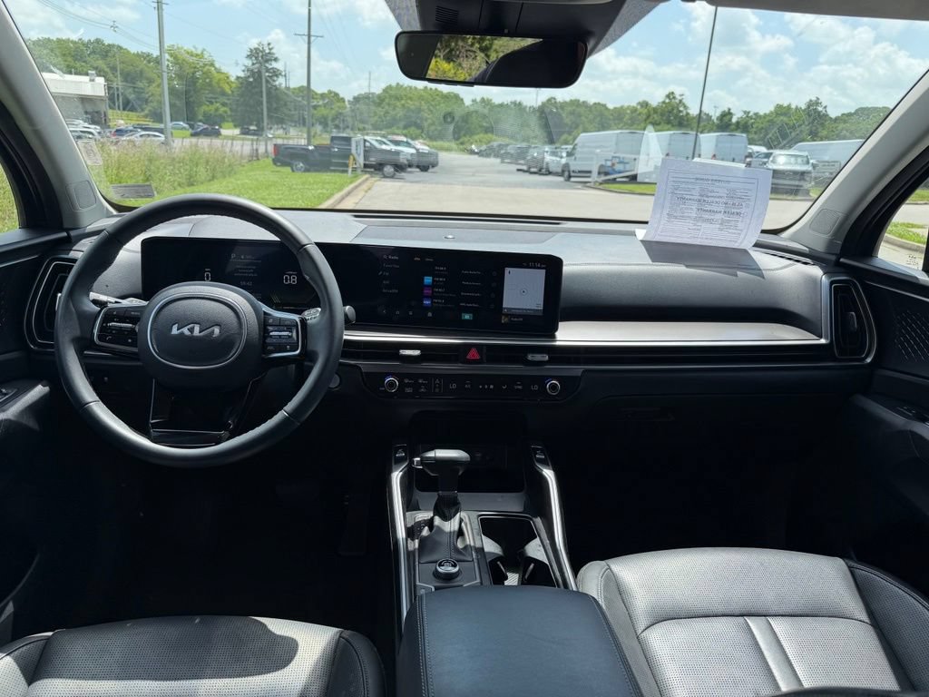 Used 2025 Kia Sorento EX FWD image 8