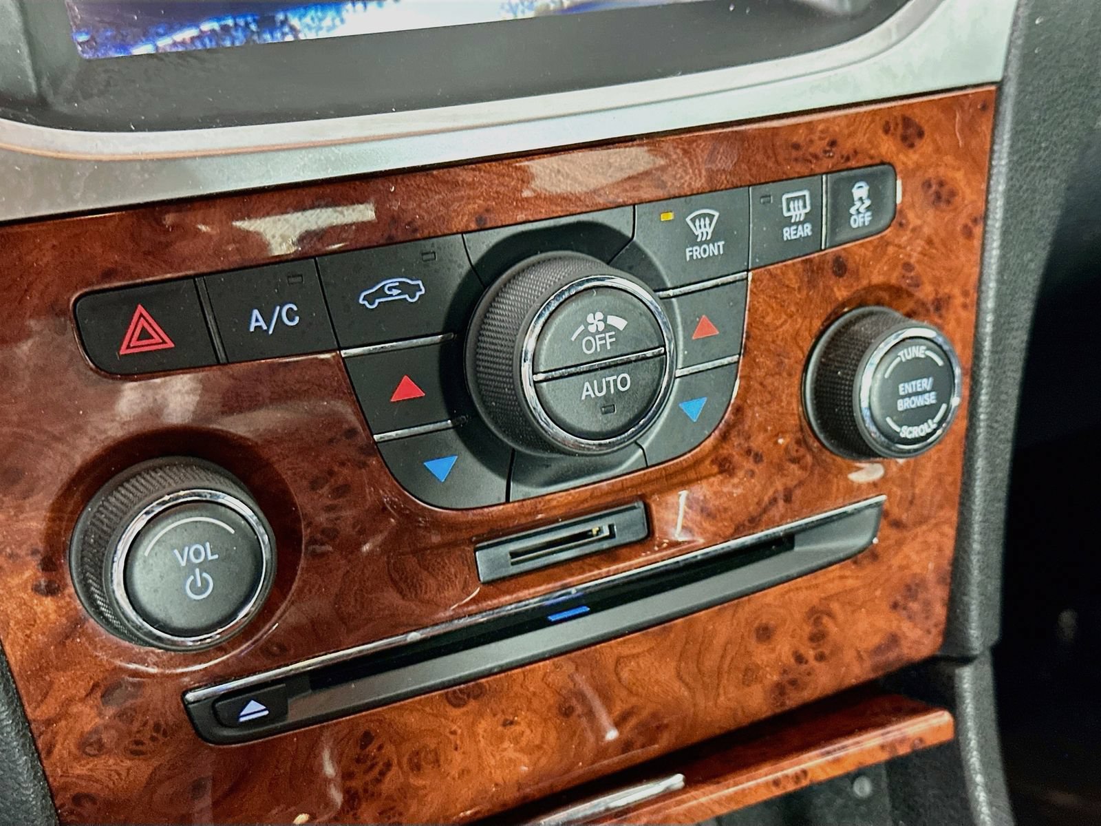 Used 2013 Chrysler 300 RWD image 16