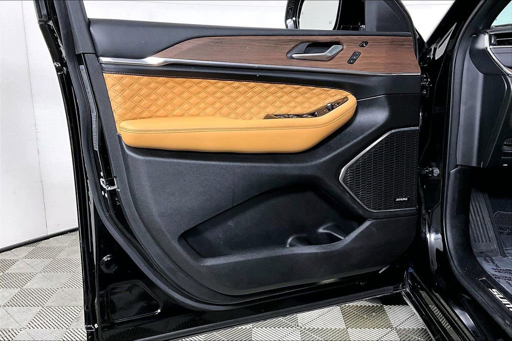 Used 2024 Jeep Grand Cherokee L Summit w/ Advanced Protech Group IV image 23