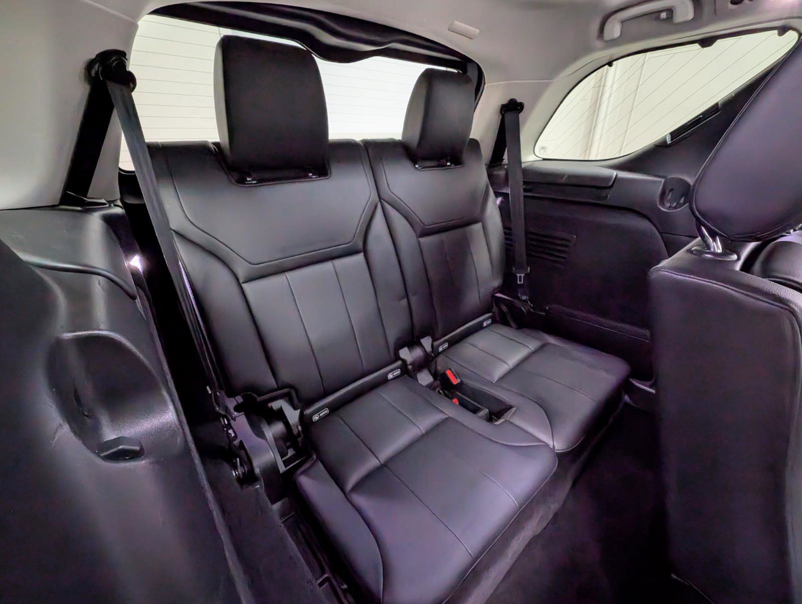 Used 2019 Land Rover Discovery SE AWD/4WD image 27