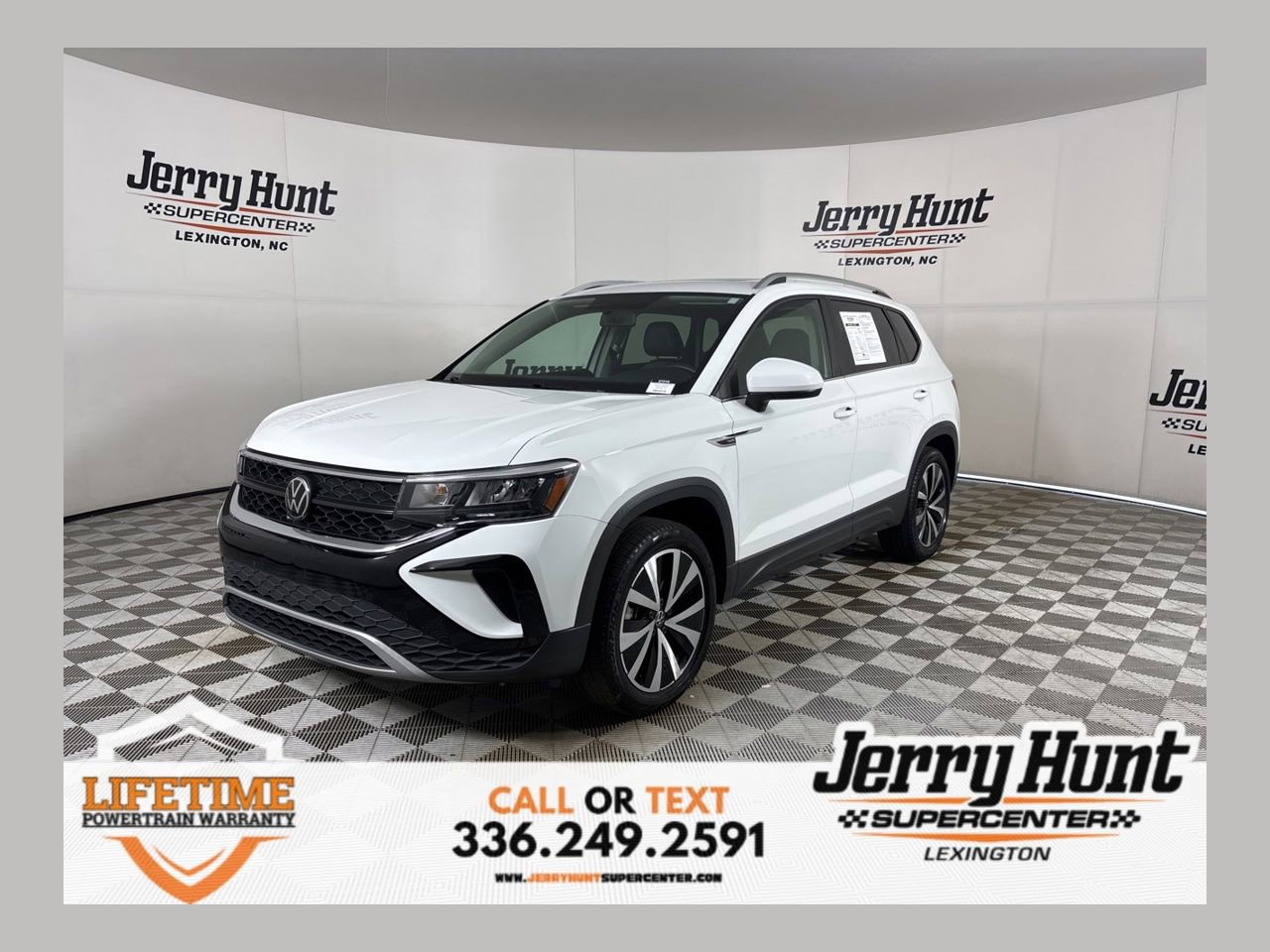 Used 2022 Volkswagen Taos SE w/ Panoramic Sunroof Package image 1