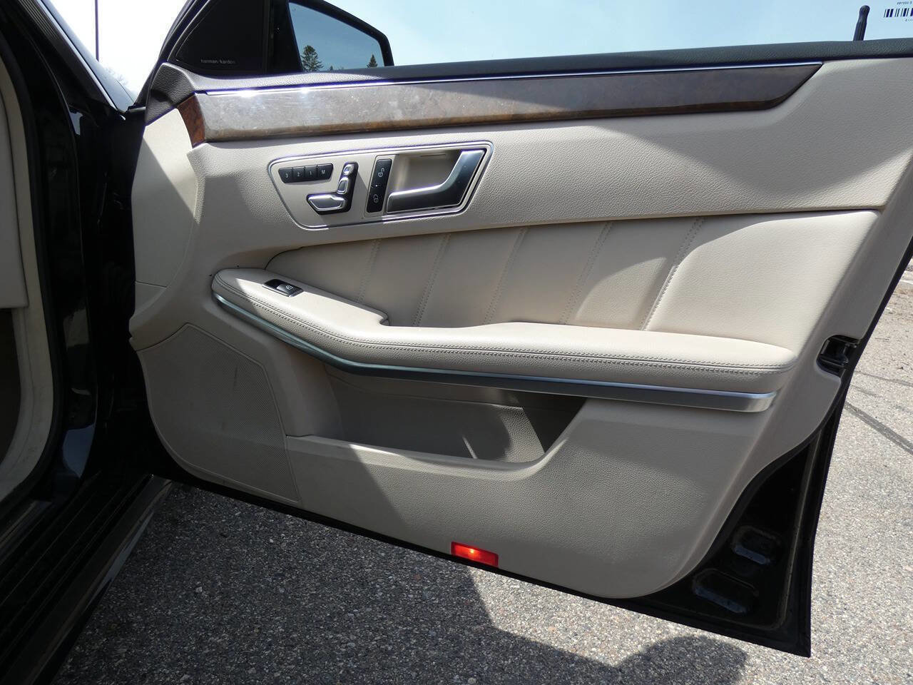 Used 2014 Mercedes-Benz E 350 4MATIC Sedan image 26