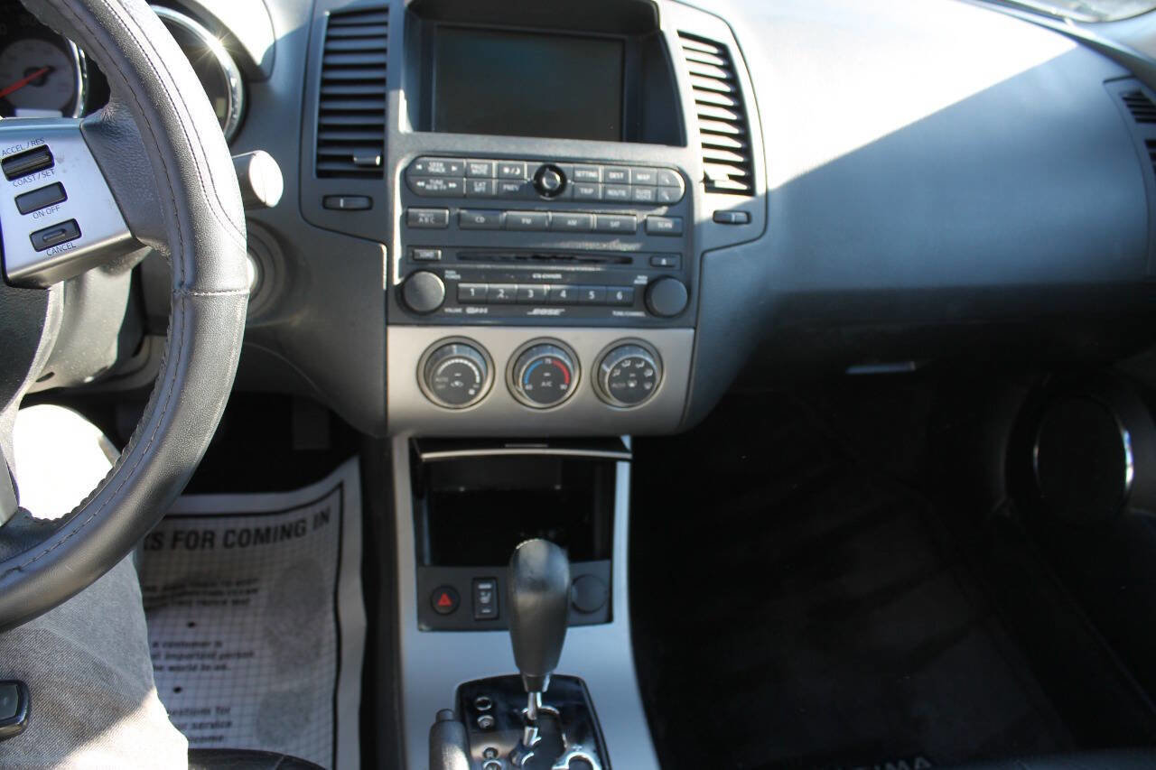 Used 2005 Nissan Altima 3.5 SE w/ (X02) Navigation Pkg FWD image 25