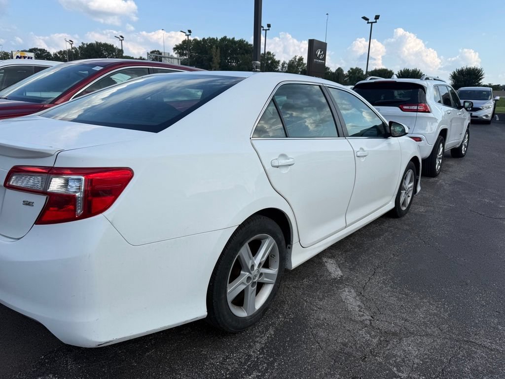 Used 2012 Toyota Camry SE FWD image 2
