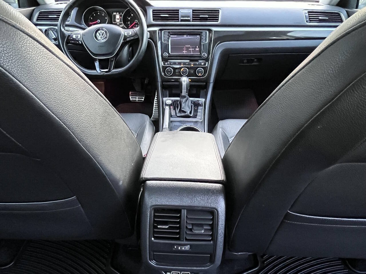 Used 2019 Volkswagen Passat 2.0T SE R-Line FWD image 27