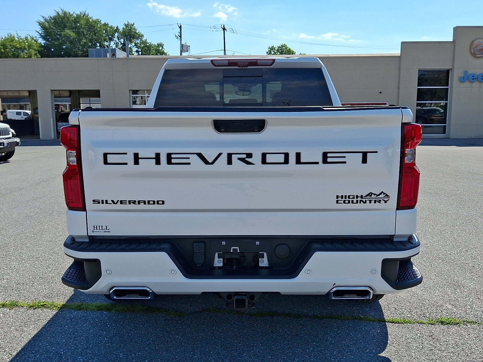 Used 2023 Chevrolet Silverado 1500 High Country w/ Technology Package AWD/4WD image 6