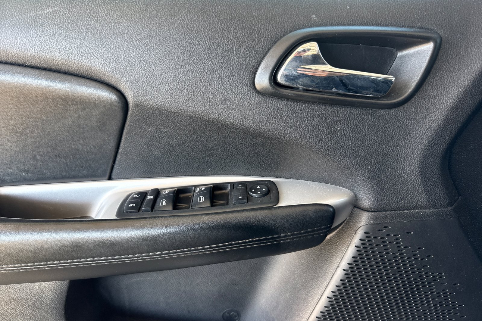 Used 2018 Dodge Journey SE w/ Connectivity Group FWD image 17