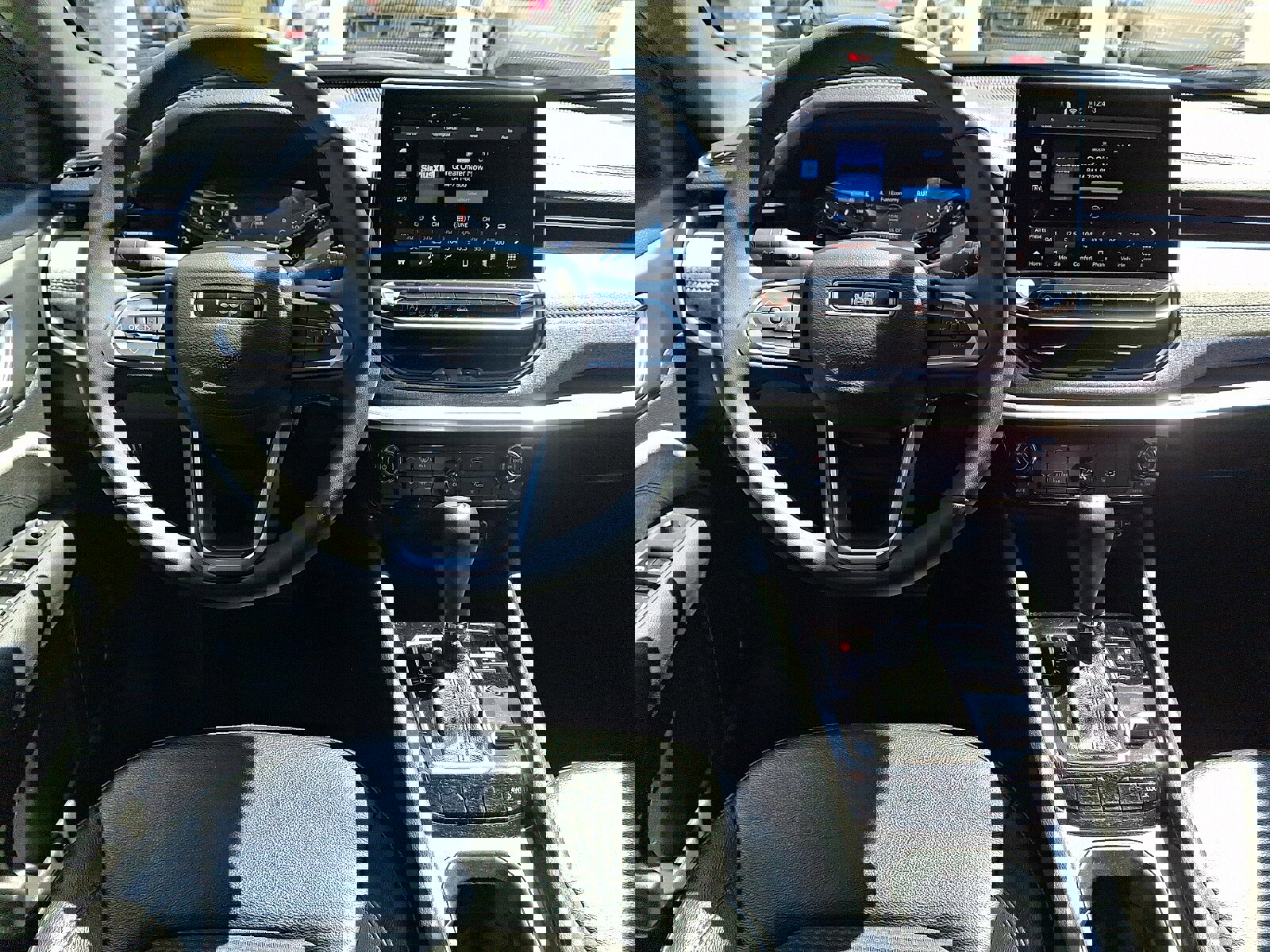 Used 2024 Jeep Compass Latitude image 11