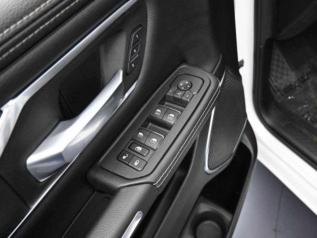 Used 2025 RAM 1500 Laramie image 13