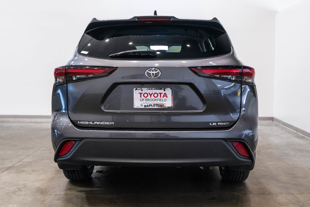 Used 2025 Toyota Highlander LE AWD/4WD image 7