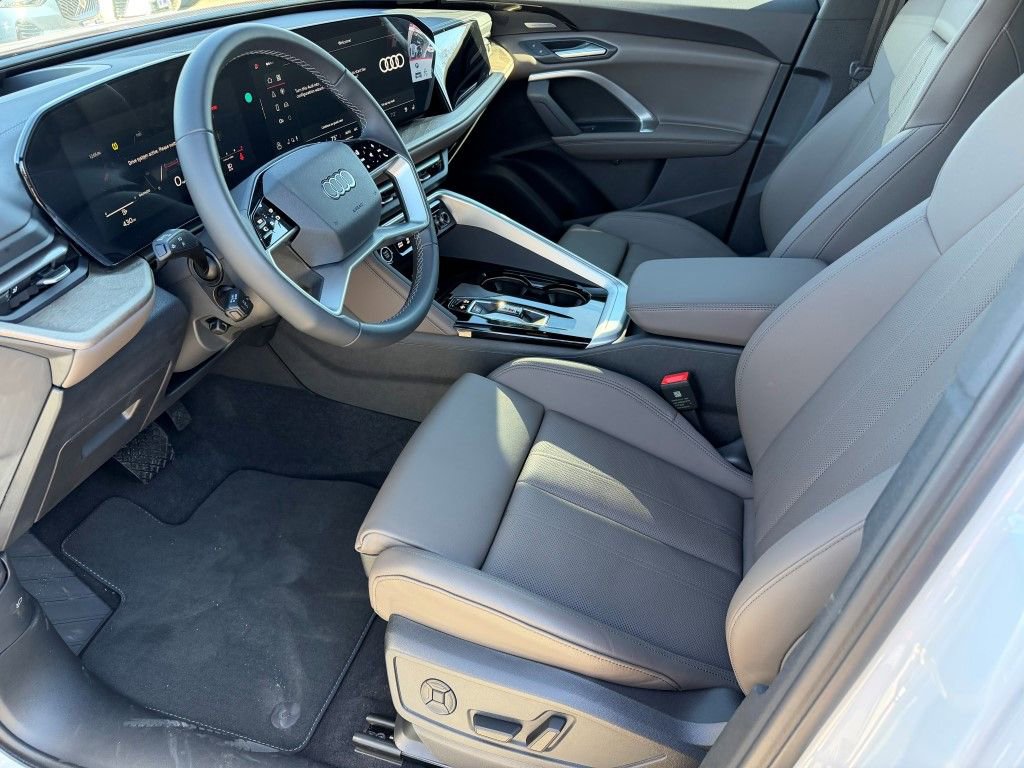 New 2025 Audi Q5 2.0T Premium Plus image 18