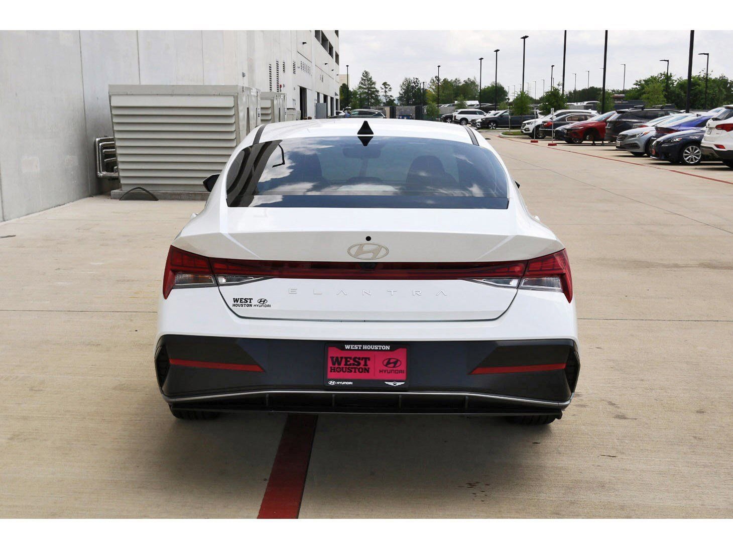 Certified 2025 Hyundai Elantra SEL FWD image 7