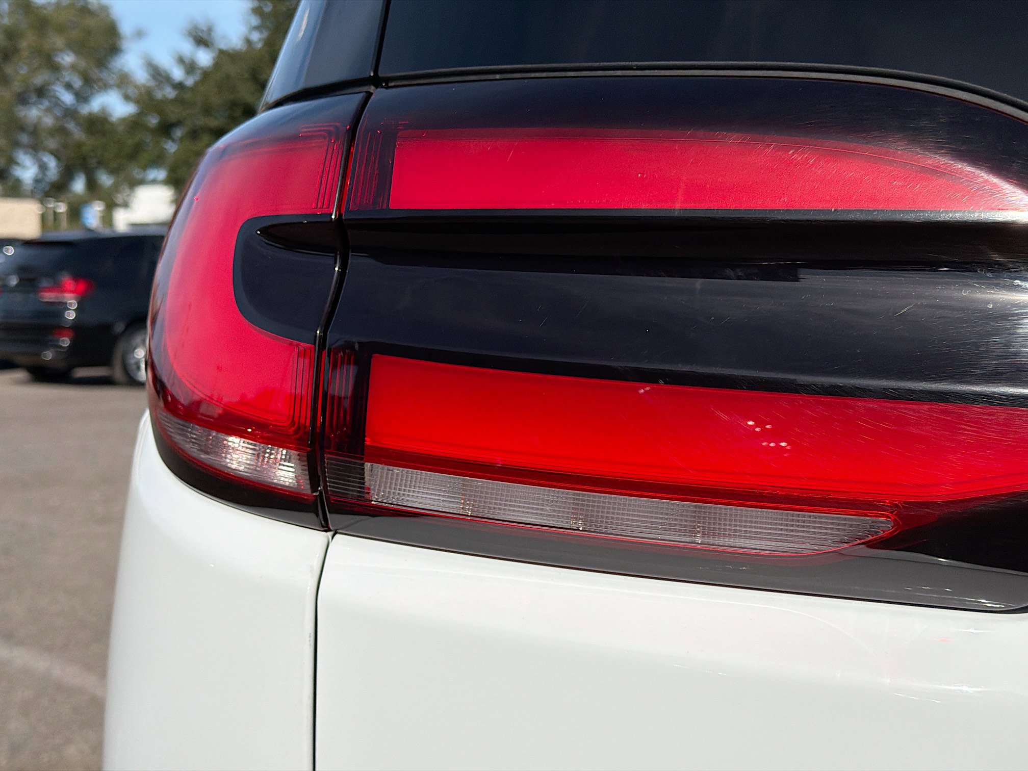 Used 2024 Chrysler Pacifica Limited image 10