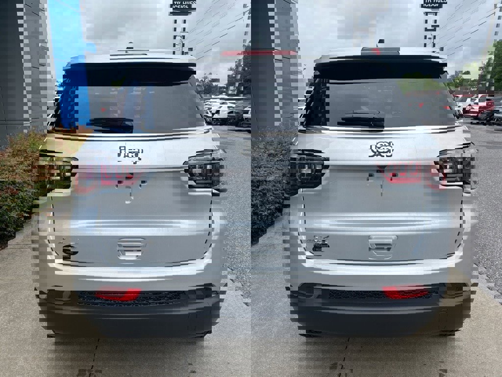 New 2025 Jeep Compass Sport image 7