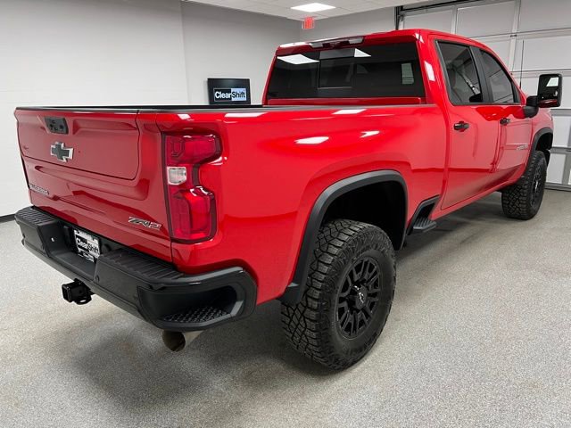 Used 2024 Chevrolet Silverado 2500 ZR2 w/ Technology Package image 9