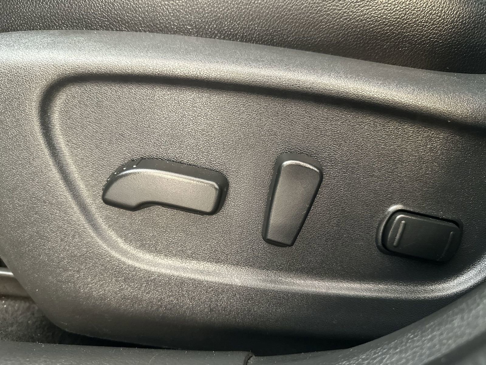Used 2016 Nissan Rogue SL image 12