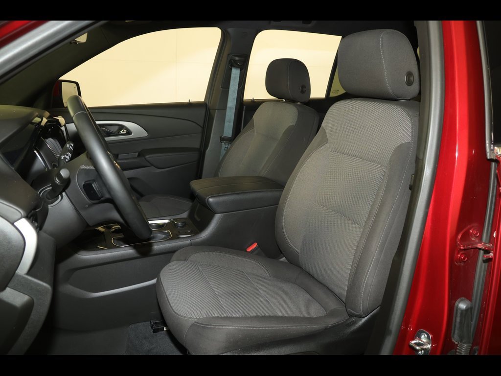 Used 2023 Chevrolet Traverse LT image 24