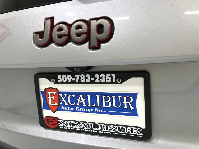 Used 2017 Jeep Grand Cherokee Trailhawk w/ Trailhawk Luxury Group AWD/4WD image 14