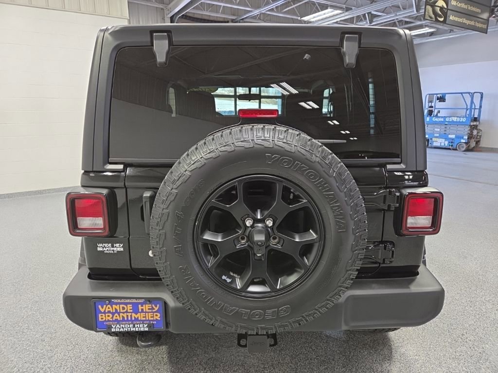 Used 2022 Jeep Wrangler Sport AWD/4WD image 6