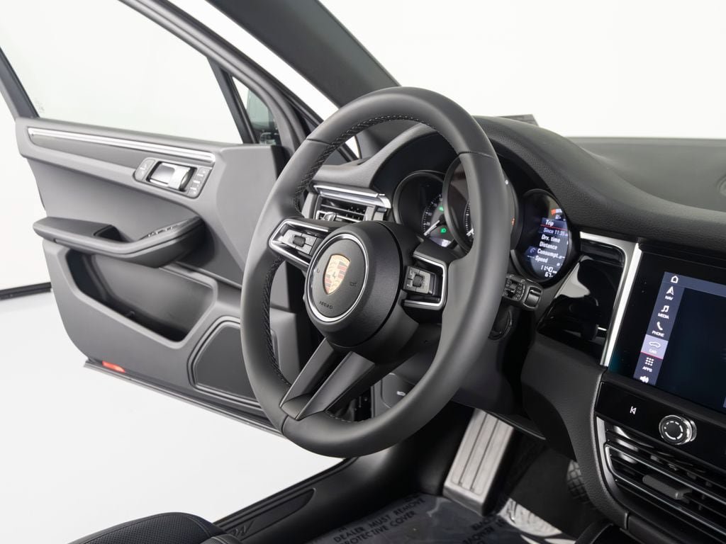 New 2026 Porsche Macan AWD/4WD image 35