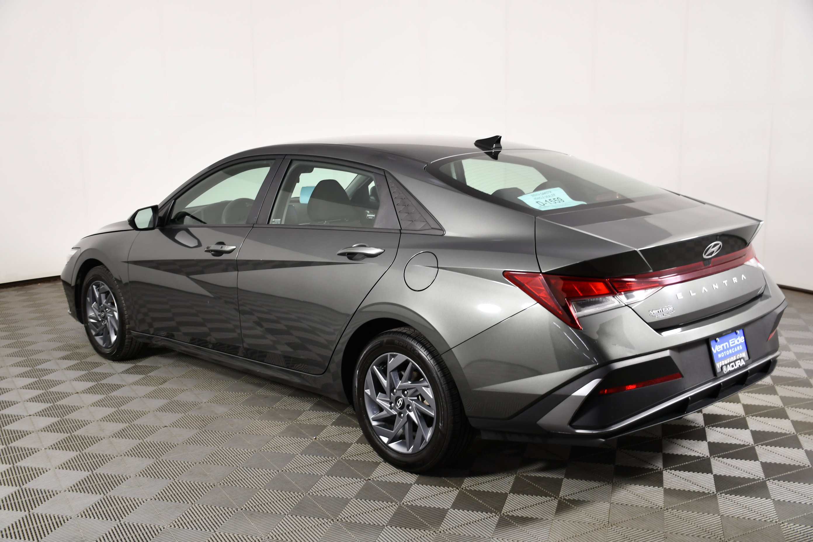 Used 2024 Hyundai Elantra SEL FWD image 8