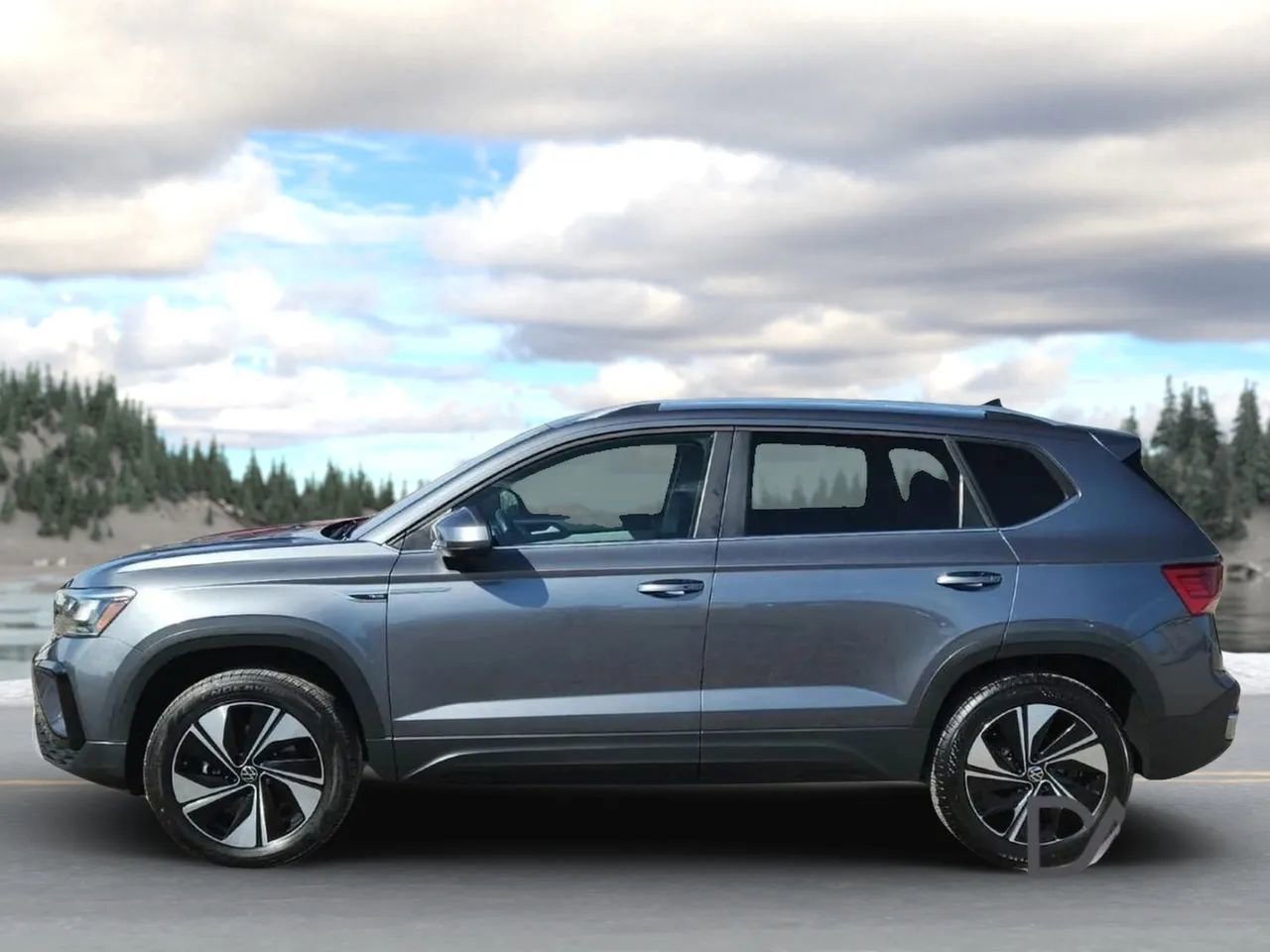 Used 2024 Volkswagen Taos SE image 3