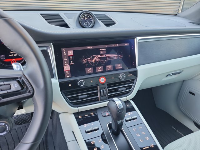 Certified 2023 Porsche Macan GTS AWD/4WD image 31