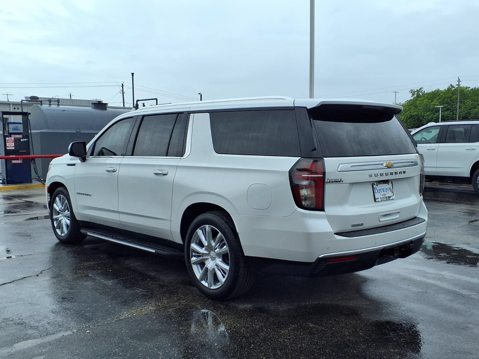 Used 2023 Chevrolet Suburban High Country w/ Max Trailering Package AWD/4WD image 23